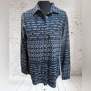 CABELAS WOMENS NAVY & WHITE BUTTON DOWN AZTEC DESIGN FLANNEL CASUAL SHIRT SZ L